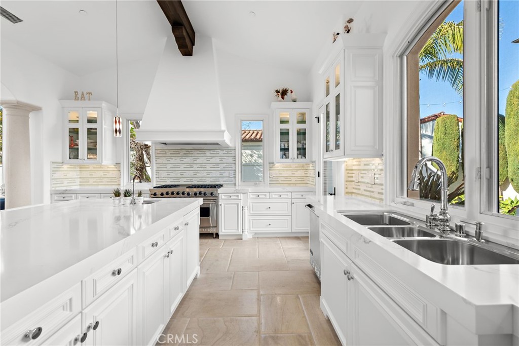 14 Rockshore Bluff