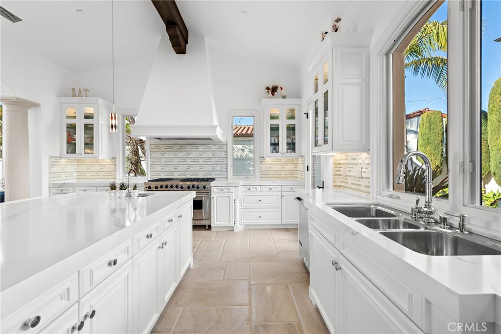 14 Rockshore Bluff