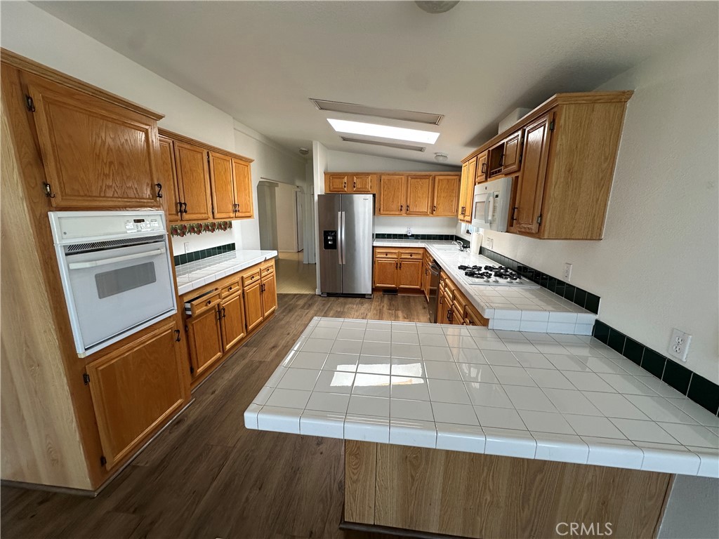 9080 Bloomfield Avenue 157