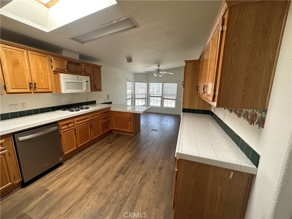 9080 Bloomfield Avenue 157