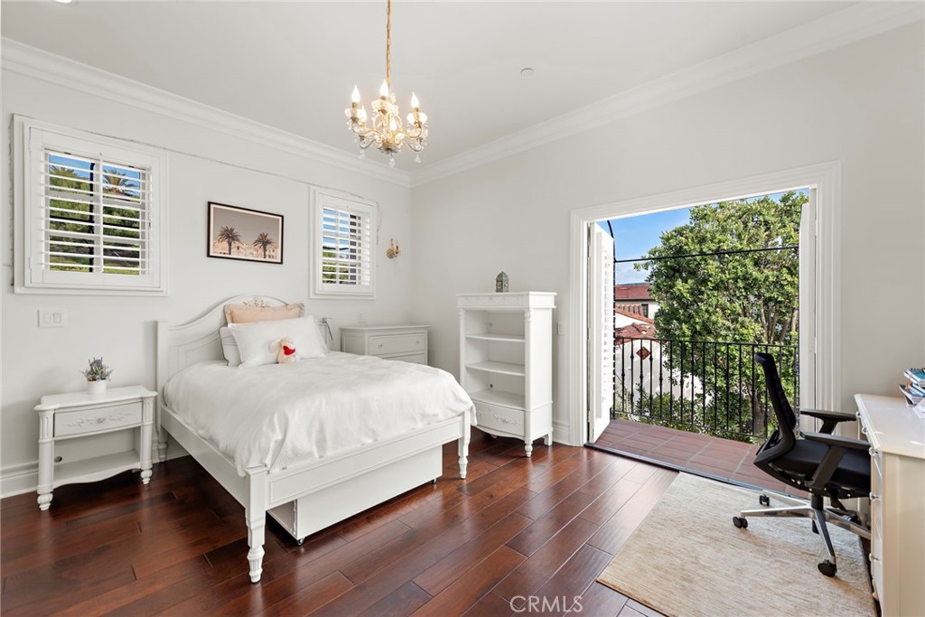 8 Whalers Bluff