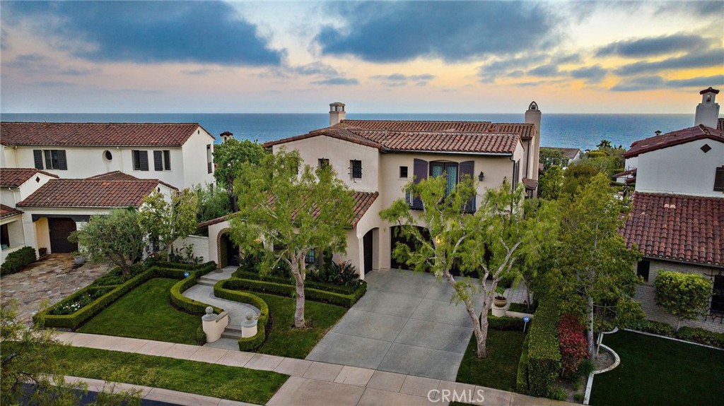 8 Whalers Bluff