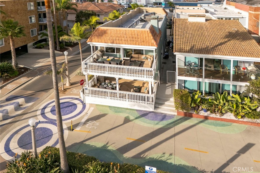 700 E Oceanfront