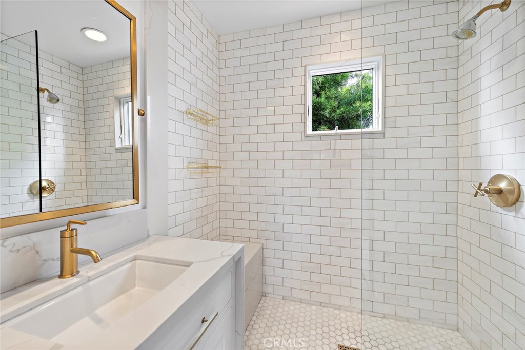 7 Cape Danbury