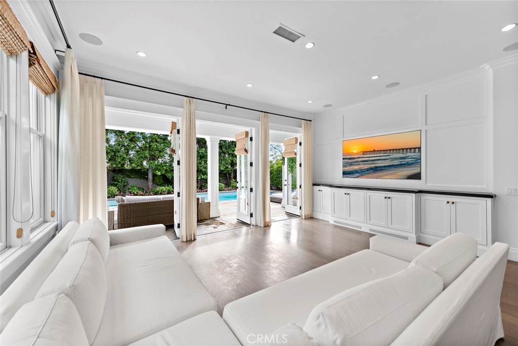 7 Cape Danbury