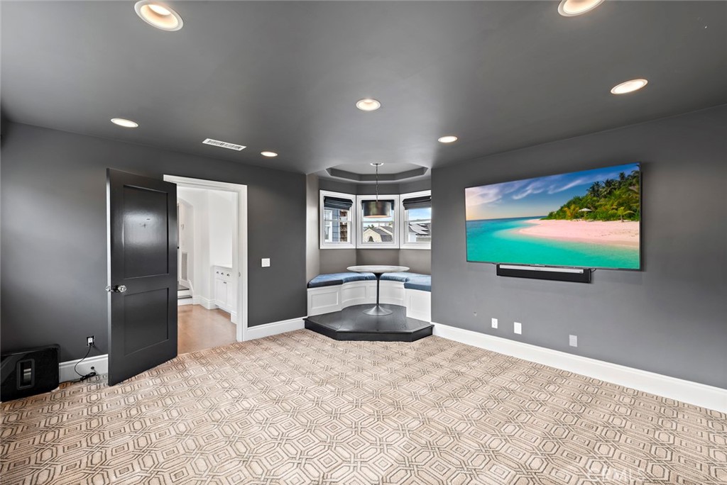 7 Cape Danbury