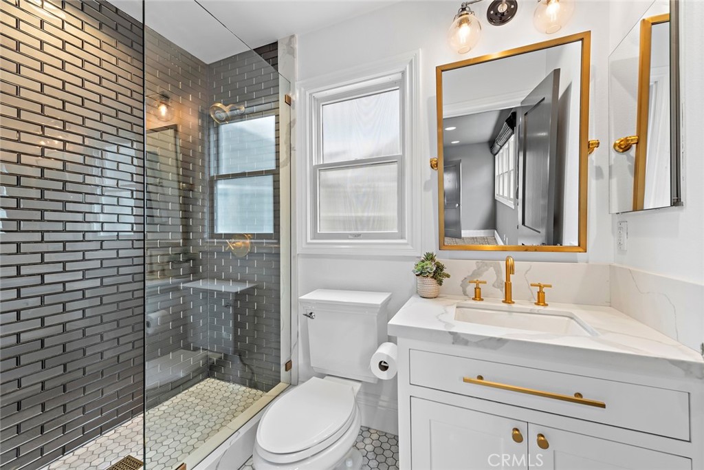 7 Cape Danbury