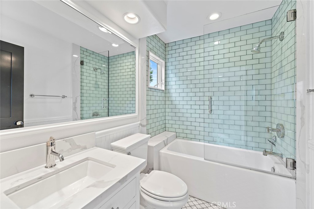7 Cape Danbury