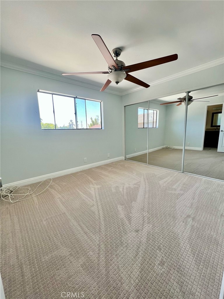 229 W Wilson Street 10