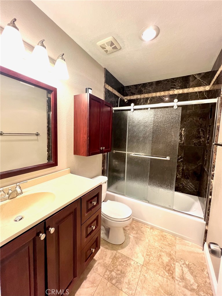 229 W Wilson Street 10