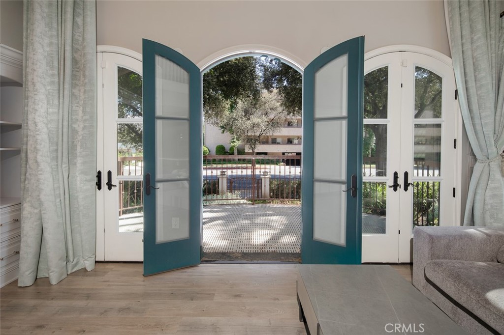 188 S Sierra Madre Boulevard 8