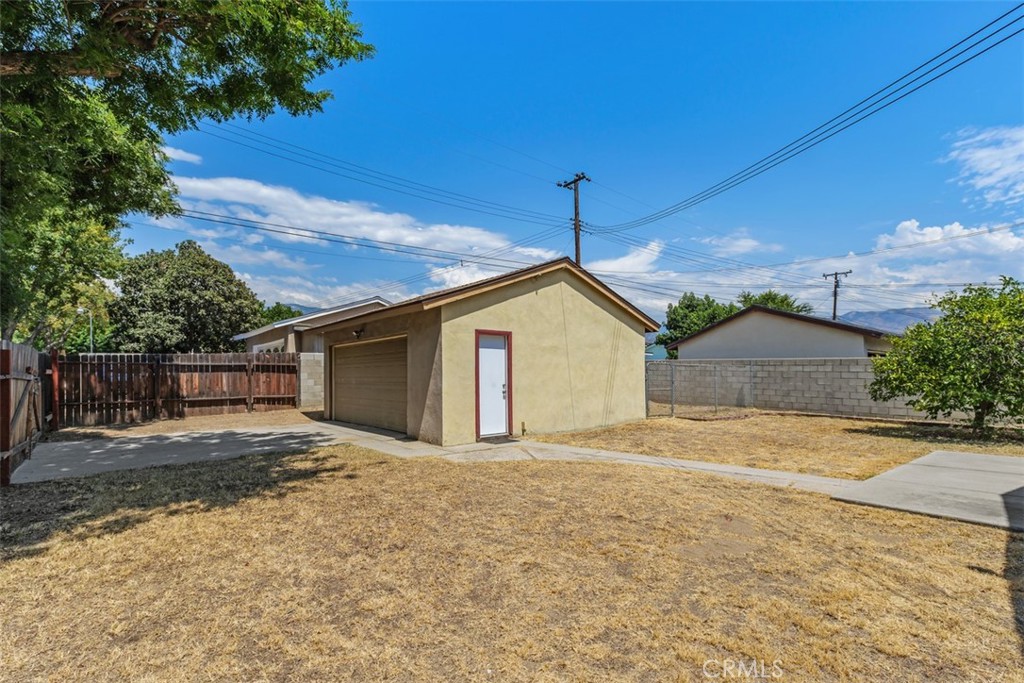 1106 E Alexander Avenue