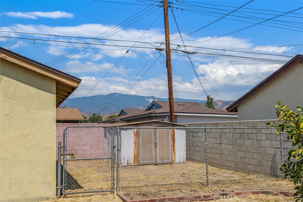 1106 E Alexander Avenue