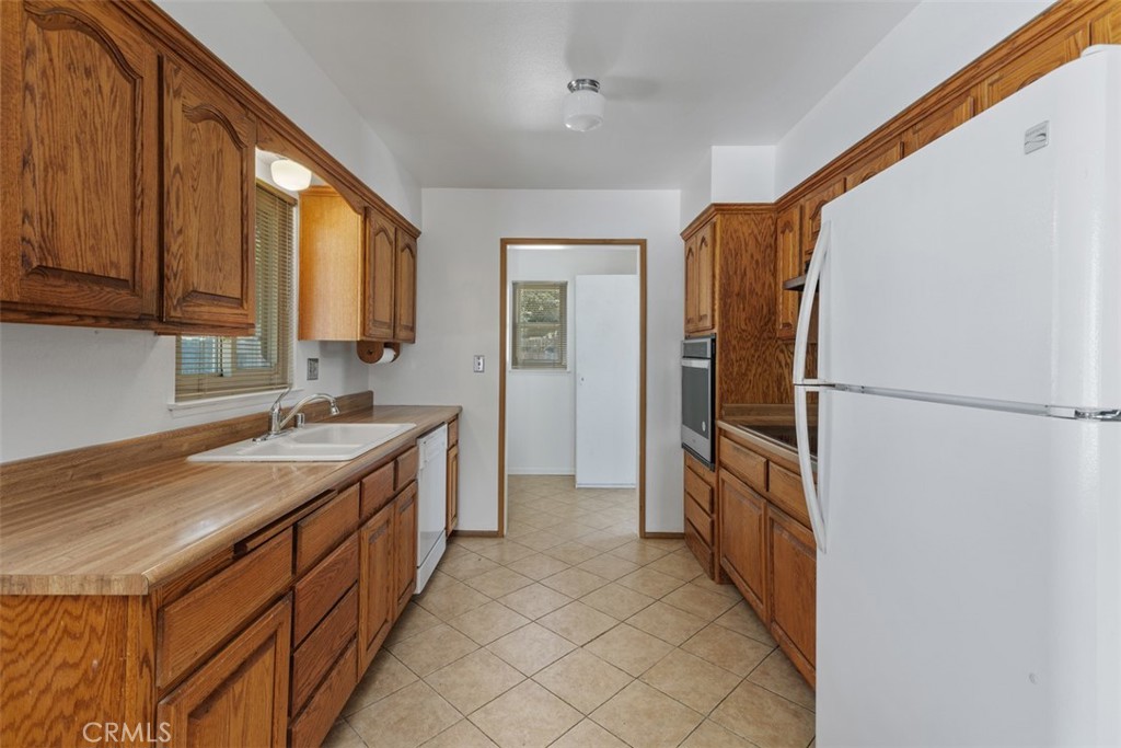 1106 E Alexander Avenue