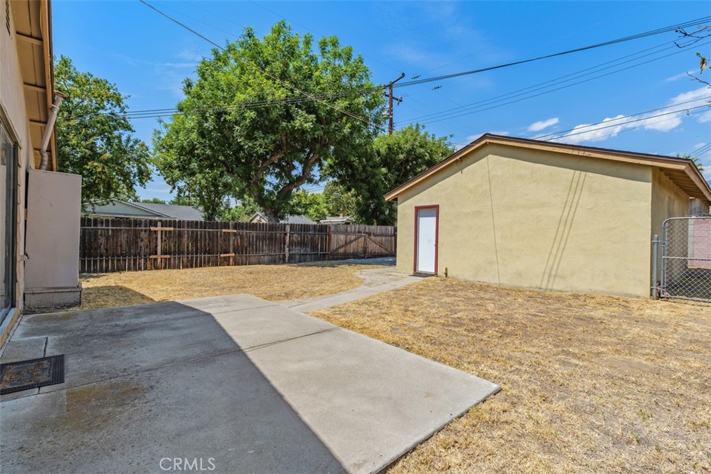 1106 E Alexander Avenue