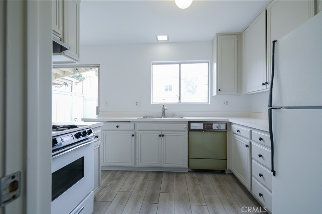 27594 Starrise Lane