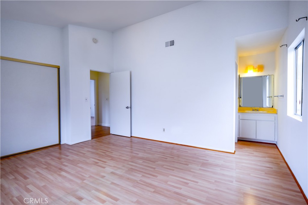 27594 Starrise Lane