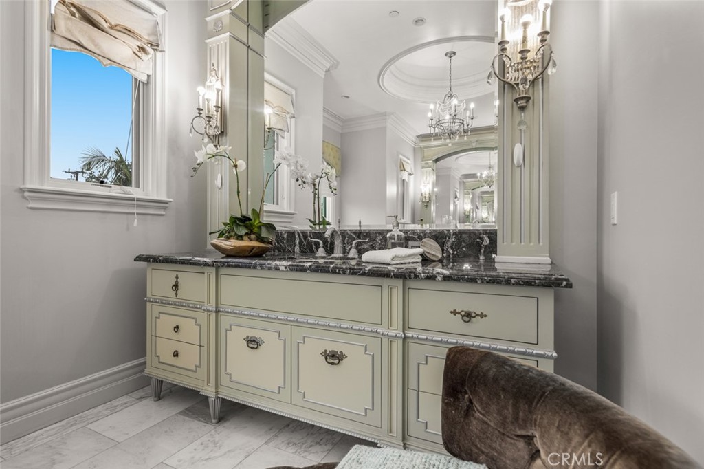 1122 S Santa Anita Avenue