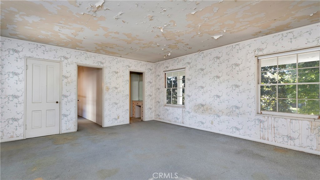 1804 N Heliotrope Drive