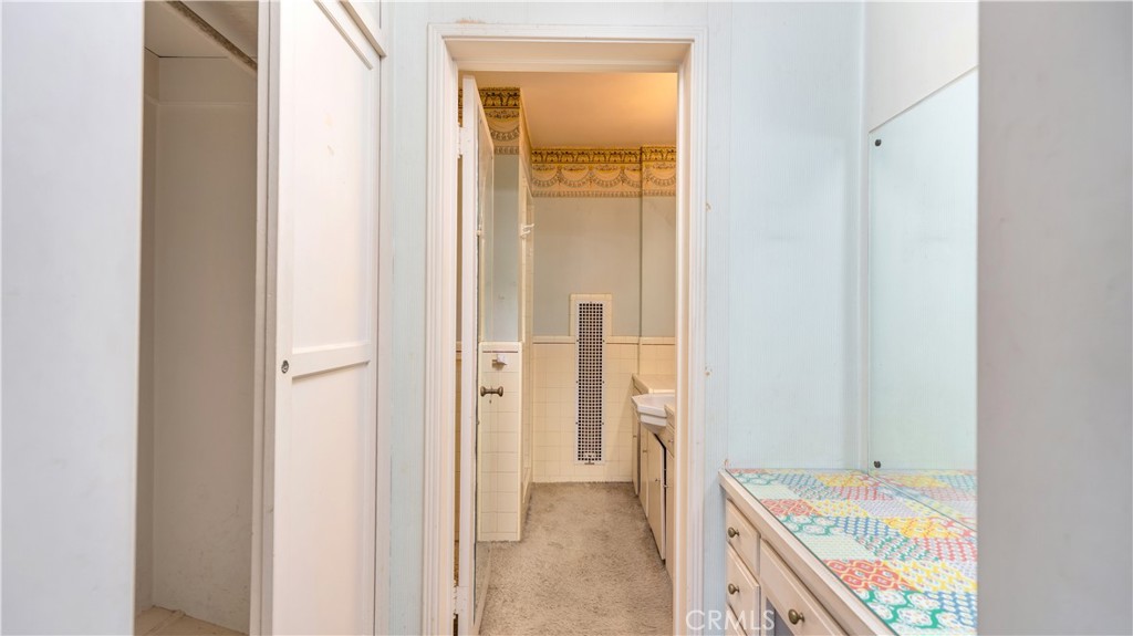 1804 N Heliotrope Drive