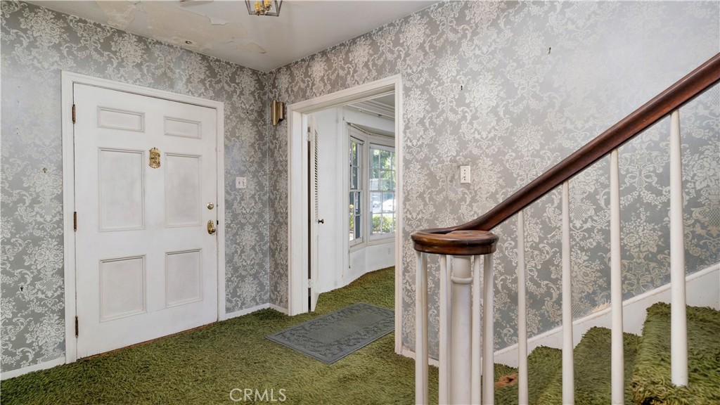 1804 N Heliotrope Drive