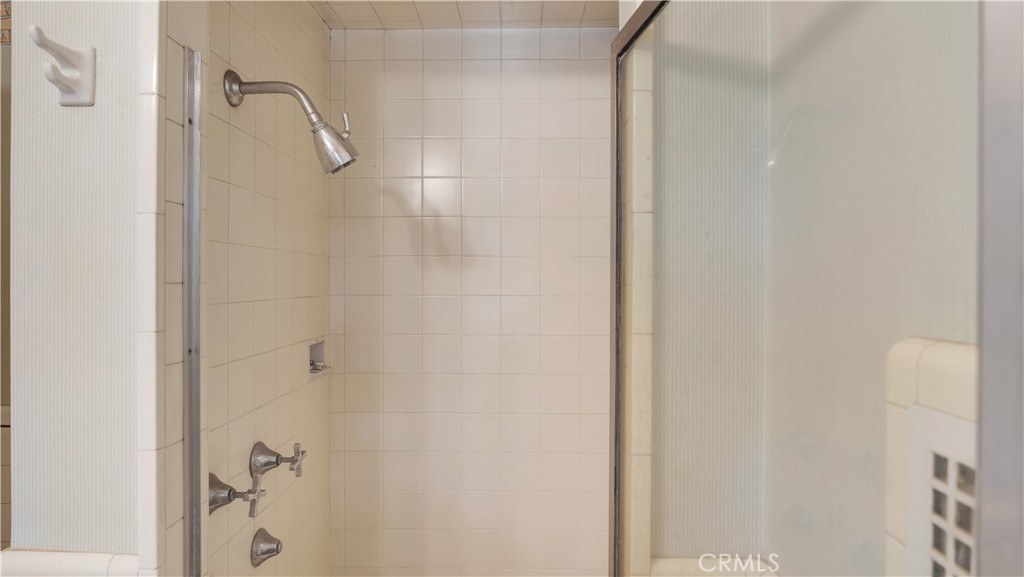 1804 N Heliotrope Drive