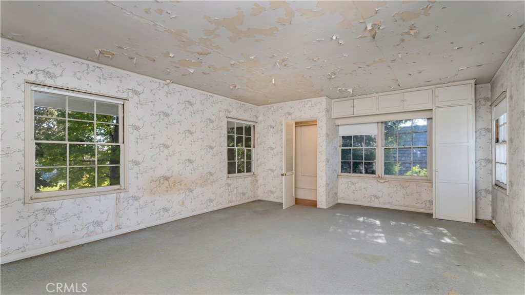 1804 N Heliotrope Drive