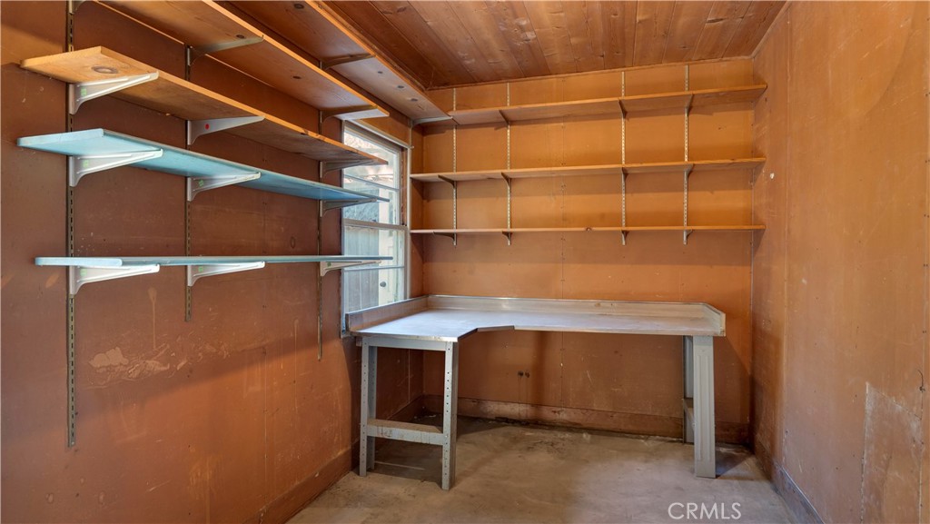 1804 N Heliotrope Drive