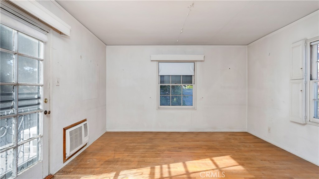 1804 N Heliotrope Drive