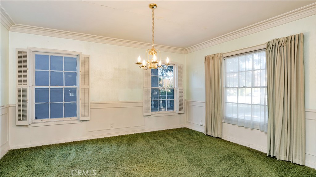 1804 N Heliotrope Drive