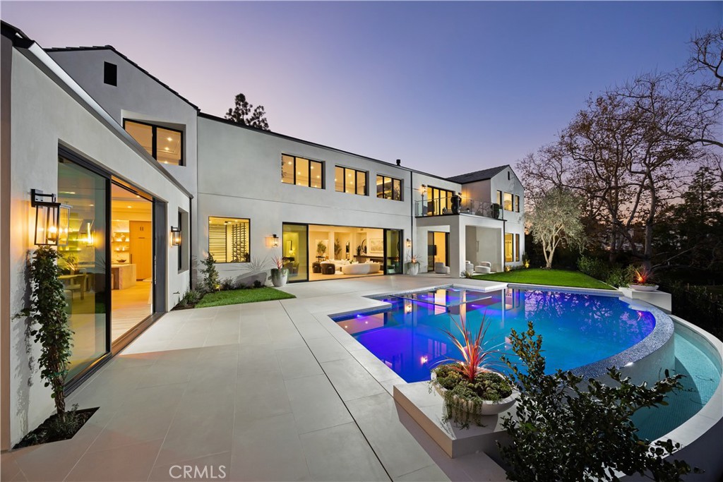 76 Hillcrest Lane