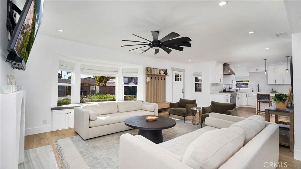 308 E 18th Street