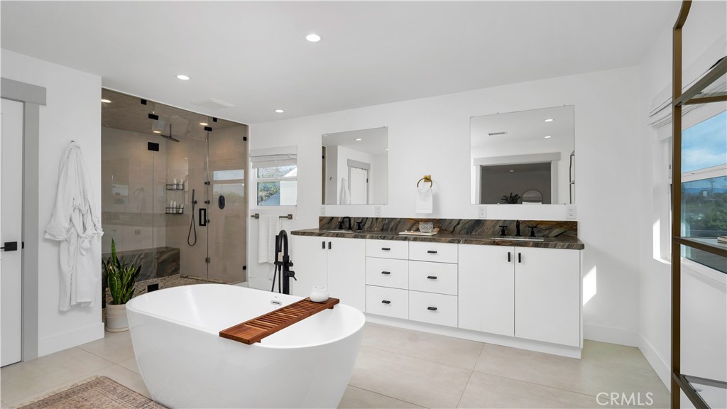 308 E 18th Street