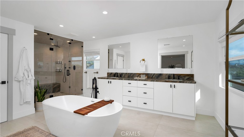 308 E 18th Street