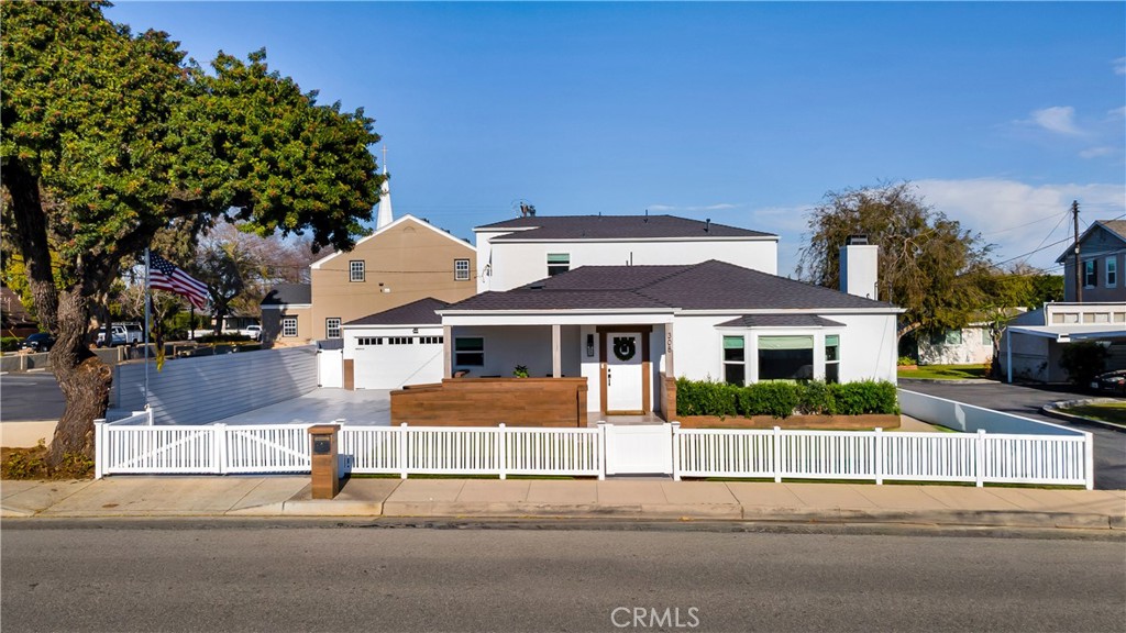 308 E 18th Street