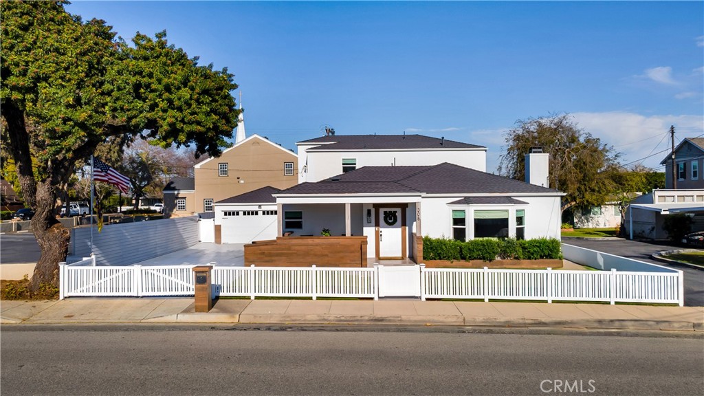 308 E 18th Street