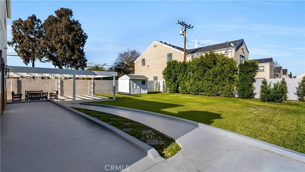 308 E 18th Street