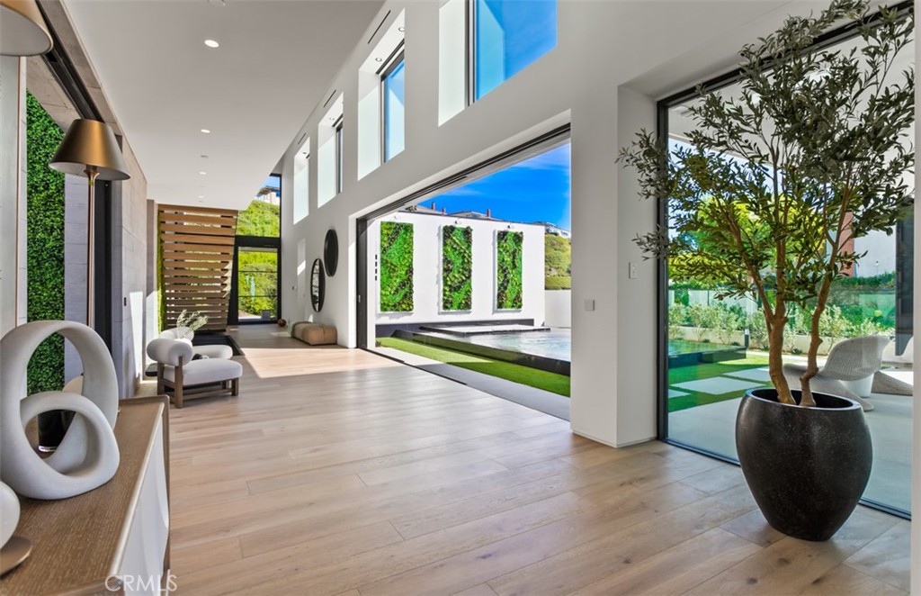 53 Montecito
