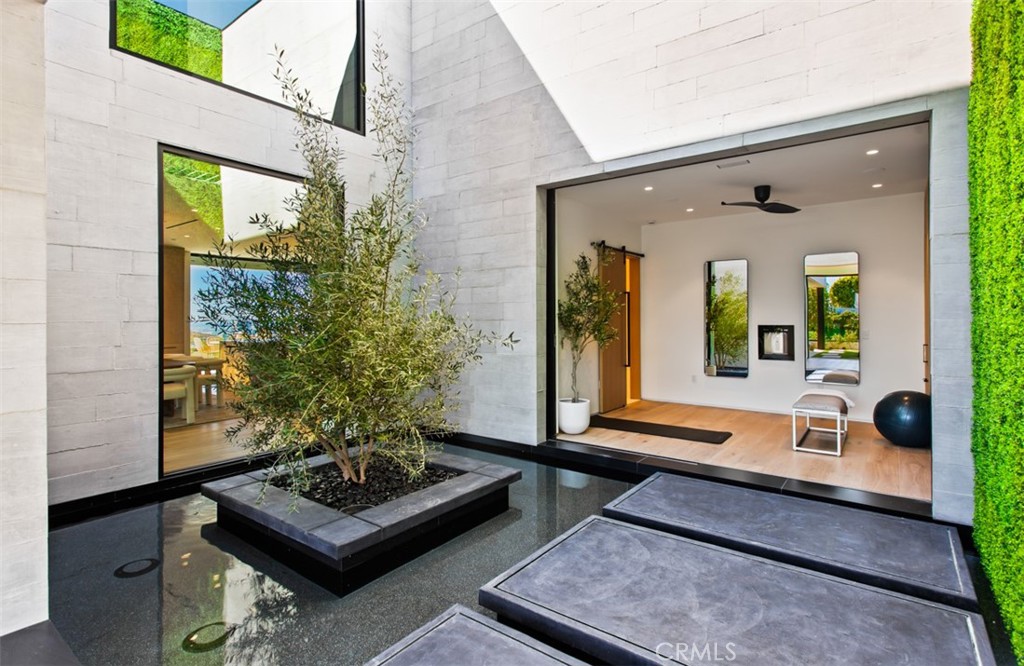 53 Montecito
