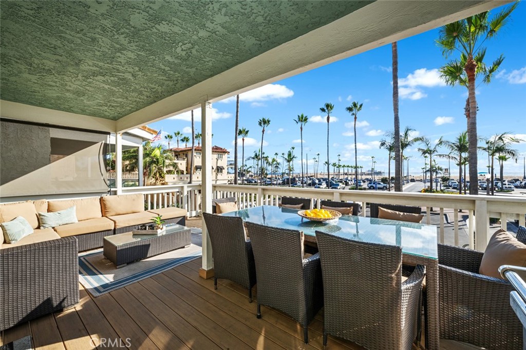 700 E Oceanfront