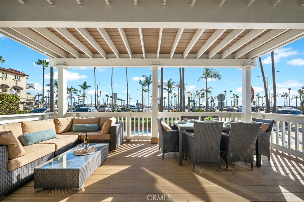 700 E Oceanfront