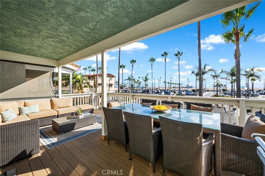 700 E Oceanfront