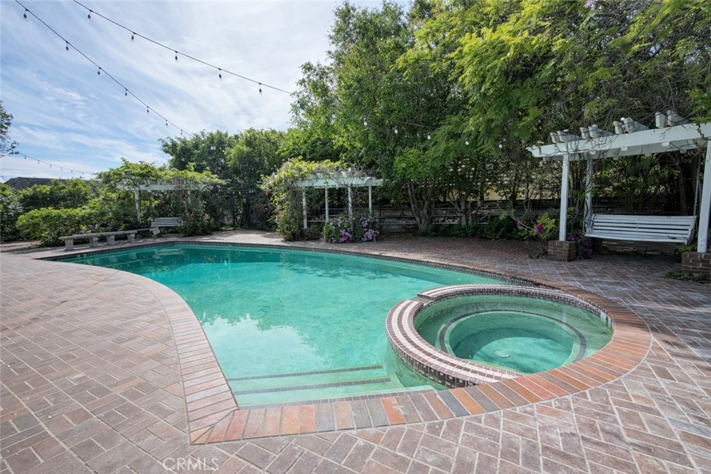 26421 Broken Bit Lane