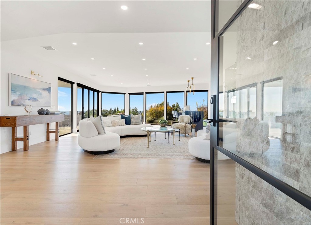 2720 Pebble