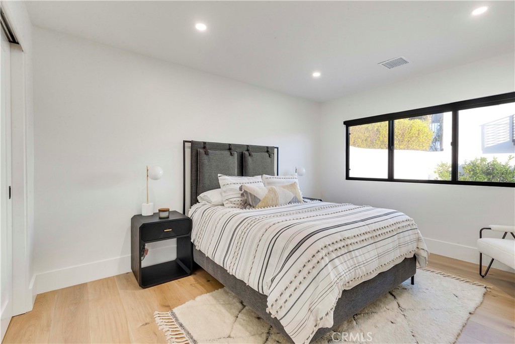 2720 Pebble