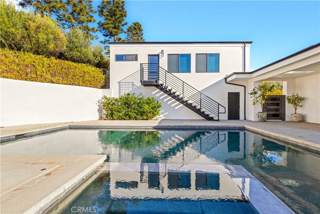 2720 Pebble
