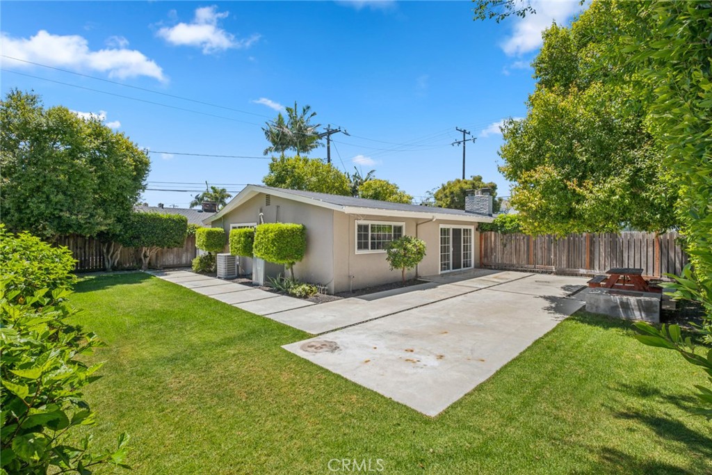 1644 Tustin Avenue