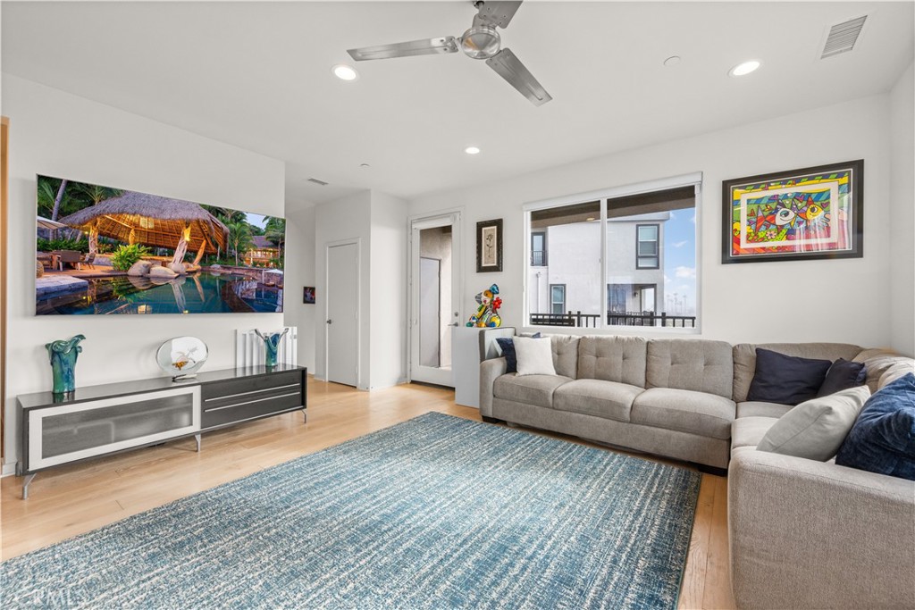 1068 Hampton