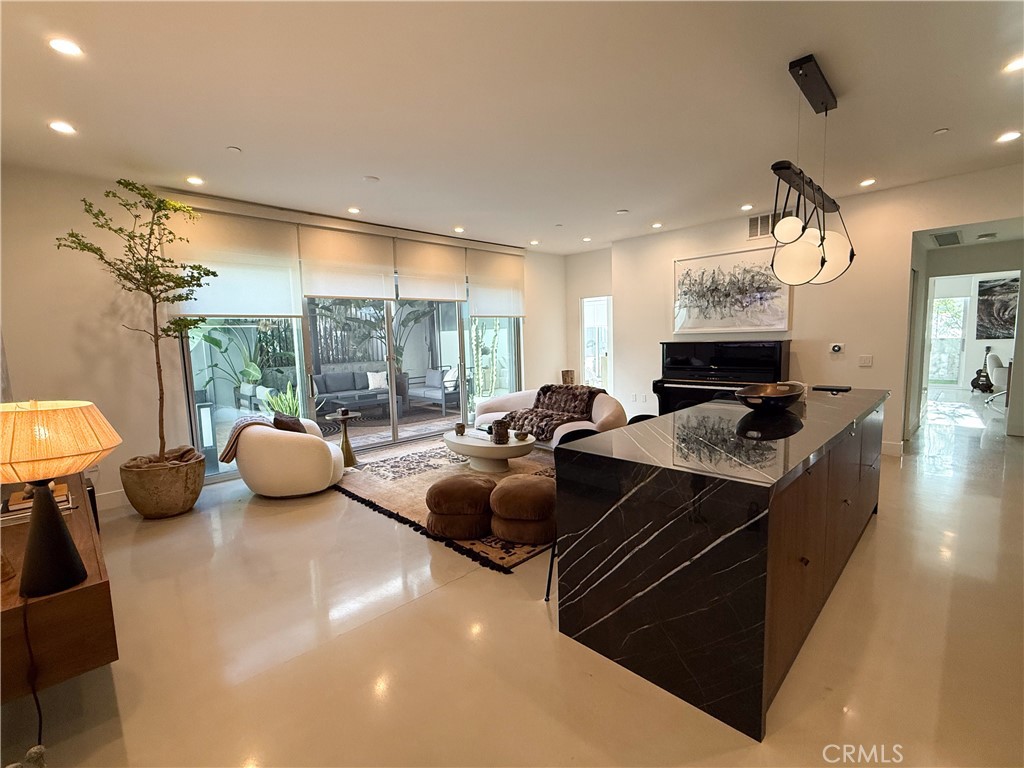901 Hancock Avenue 209