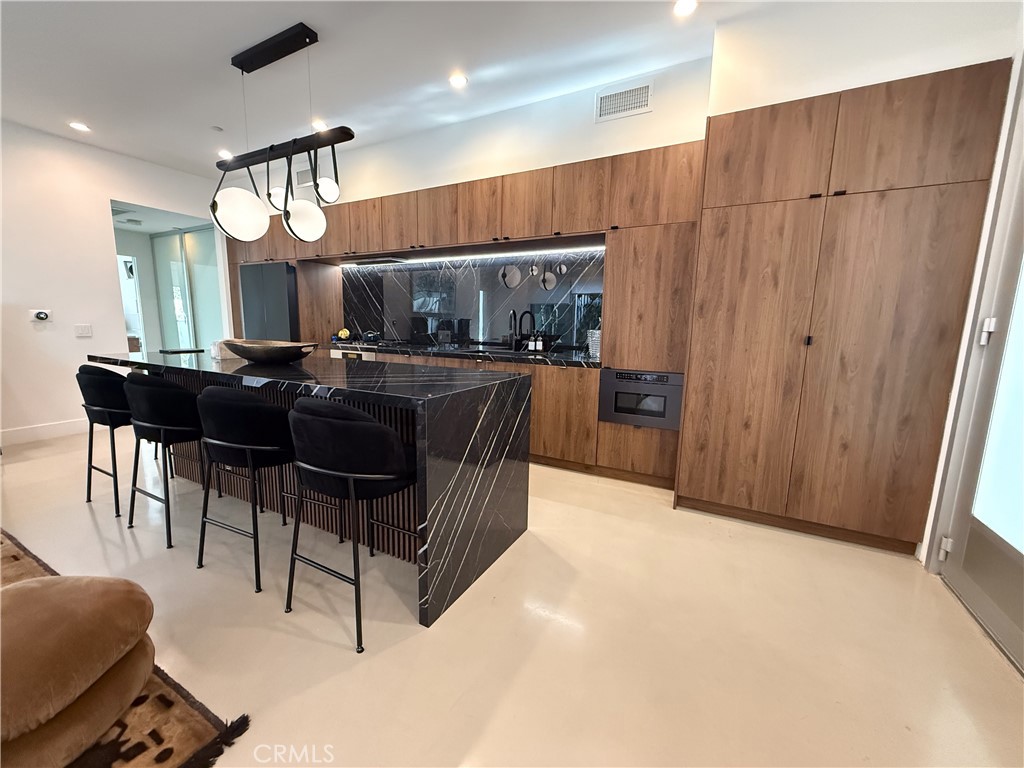 901 Hancock Avenue 209